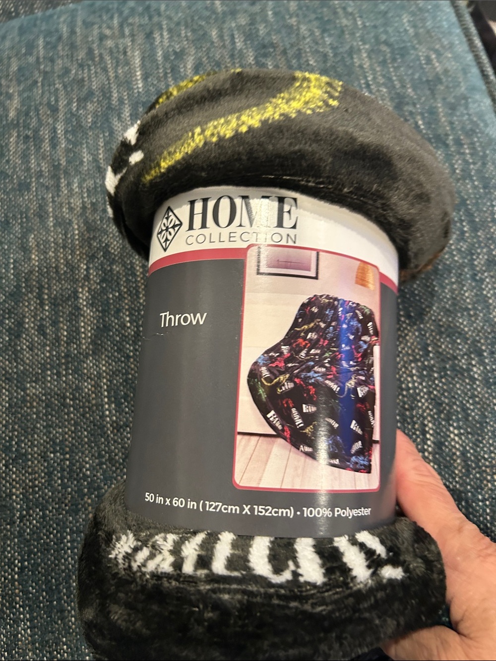 HOME COLLECTION Black Throw Blanket with Accent Colors